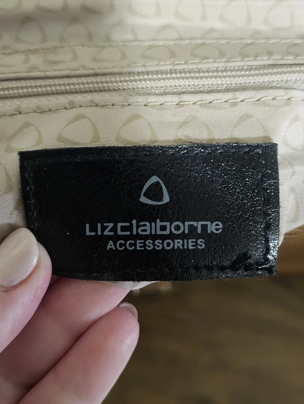 LIZ CLAIBORNE Vintage Y2K Lizard Embossed Shoulder Bag Taupe Structured Handbag